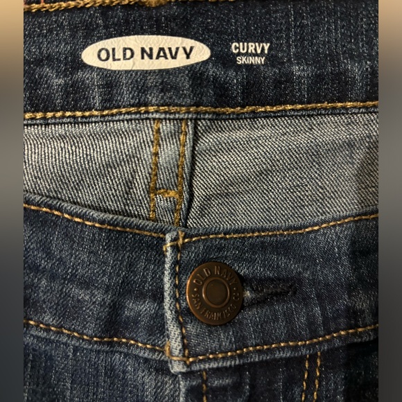 Jeans 3 for $20! Women’s Old Navy Distressed Curvy Skinny Jeans - Picture 2 of 7